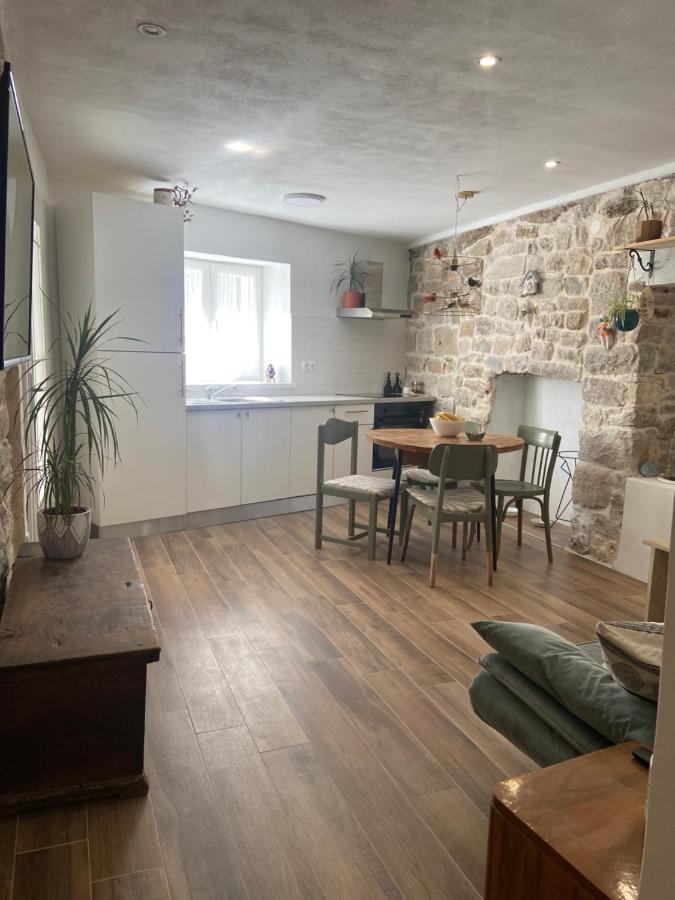 Apartman Oleandar Kaštela Zewnętrze zdjęcie