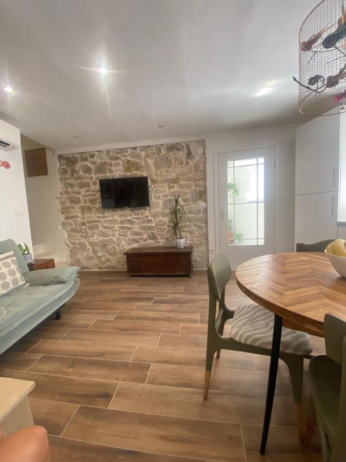 Apartman Oleandar Kaštela Zewnętrze zdjęcie